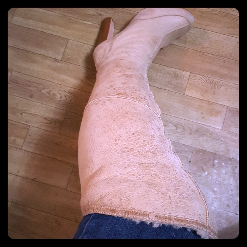 UGG BOOTS